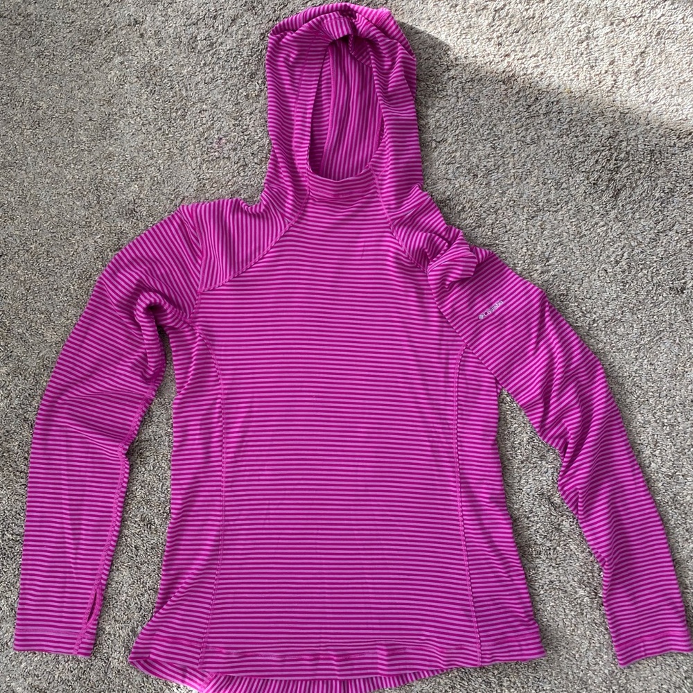 Columbia Pullover with Hood; size Medium